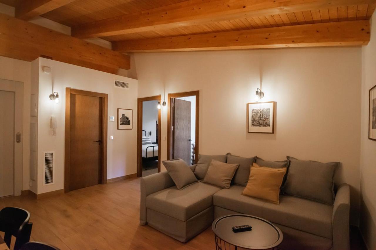 Cal Negret Rural Apartments Alos de Balaguer Ngoại thất bức ảnh